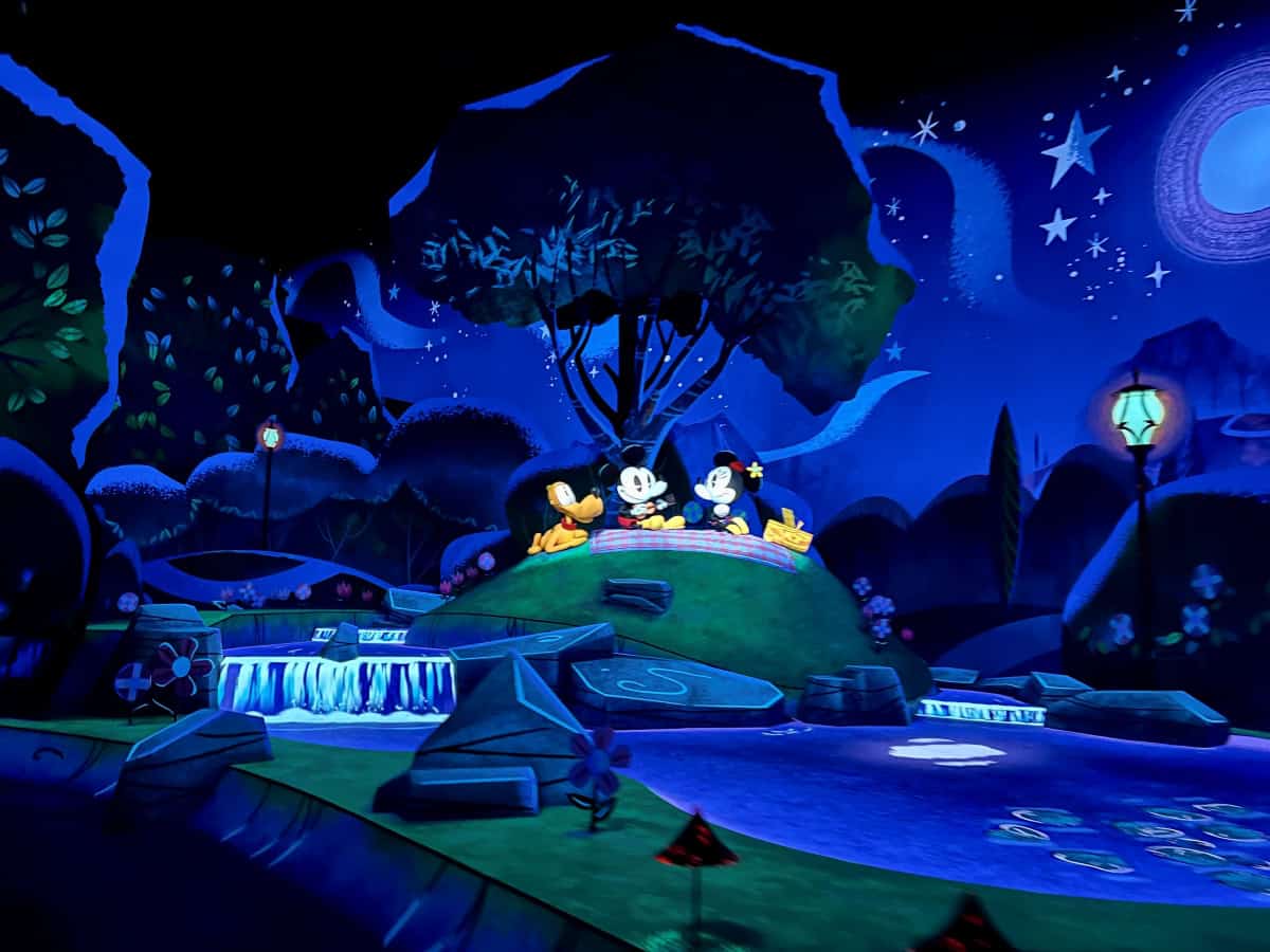Railwaway Rabbit Disneyland vs California Adventure: 11 main differences - My California ...