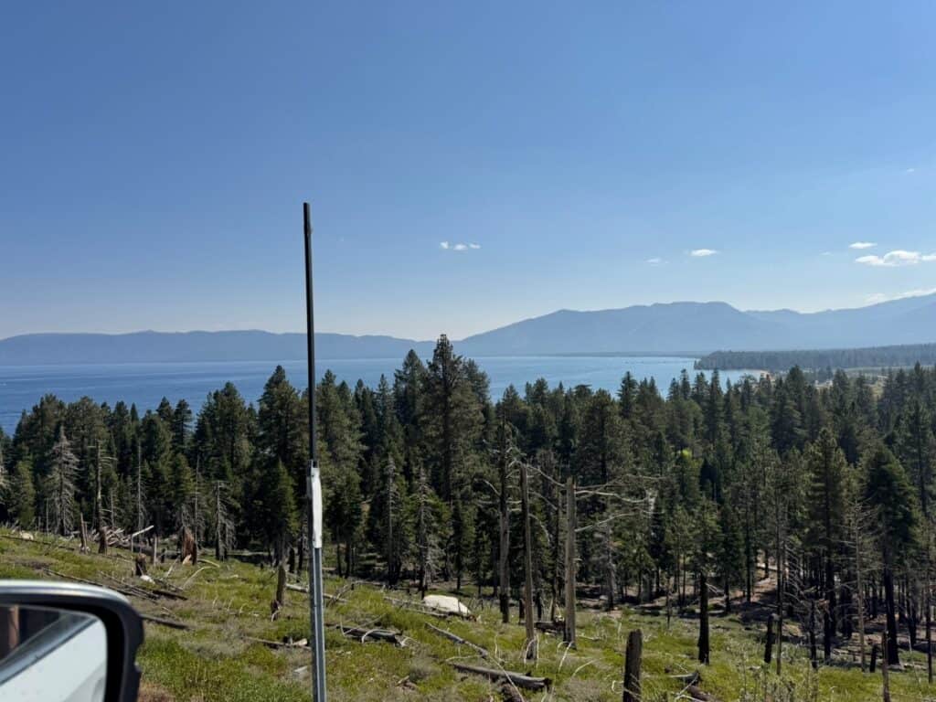 Views of the lake seen from the drive