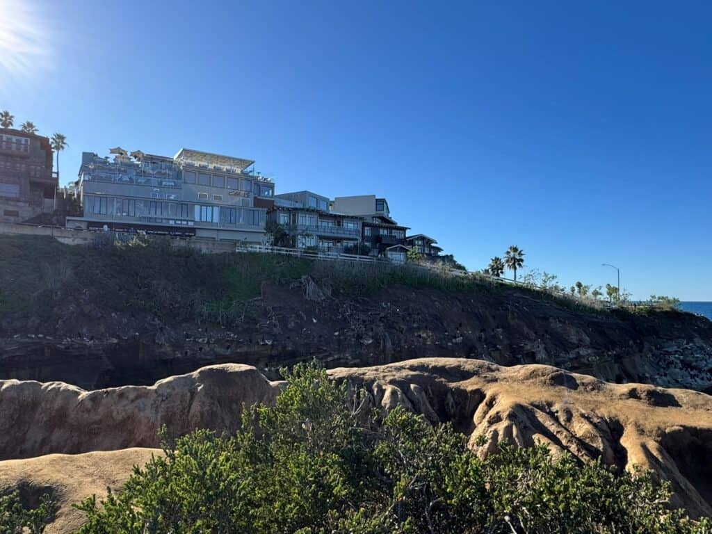 Buildings see high up a cliff